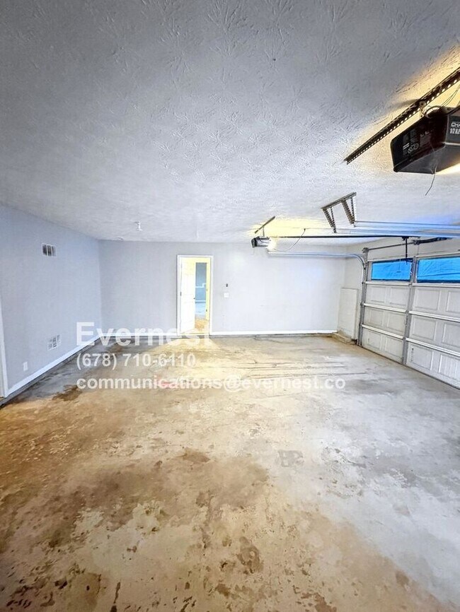 Building Photo - 460 Ward Rd