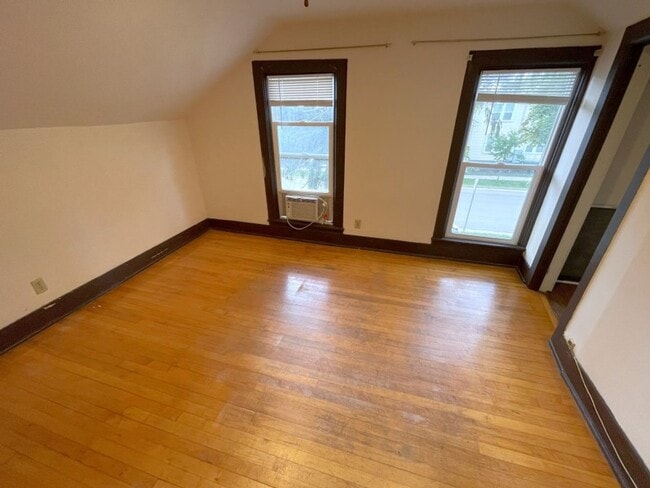 Building Photo - 25 S Randall Ave