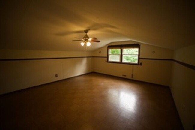Building Photo - Beautiful 4 BD/2 BA Home !