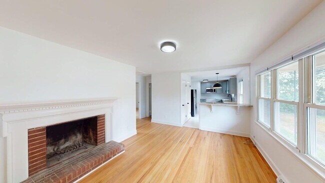 Building Photo - 1510 Woodhill Ln