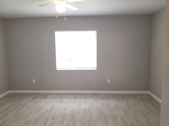 Building Photo - Spacious 3-Bedroom Home with Private Lanai & Prime Location!