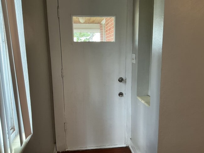 Building Photo - 3 Bed / 2 Bath Home in North Lakeland – Spacious Yard & Great Location