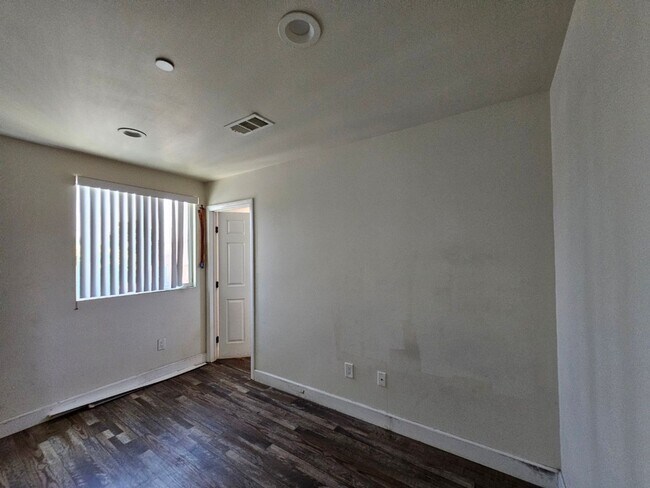 Building Photo - 23(1456,1458)