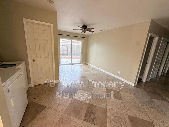 Building Photo - 5155 Tipton St