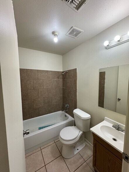 Building Photo - 1405 Donaldson Ave
