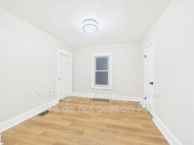 Building Photo - 641 S Huttig Ave