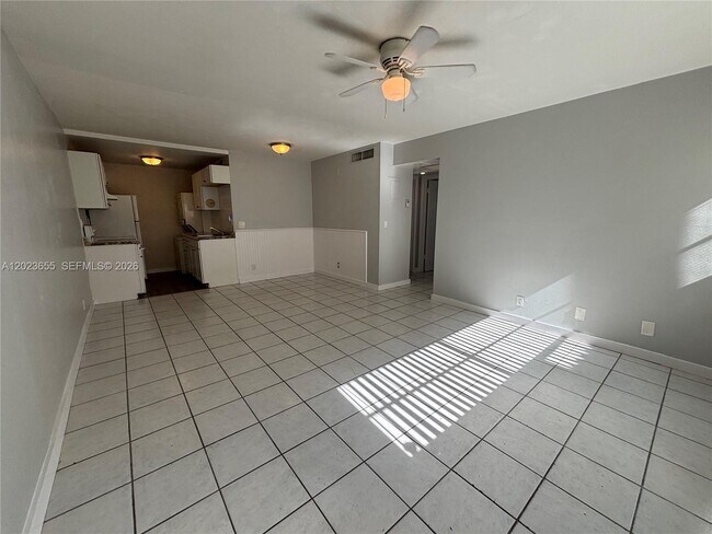Building Photo - 11512 Royal Palm Blvd