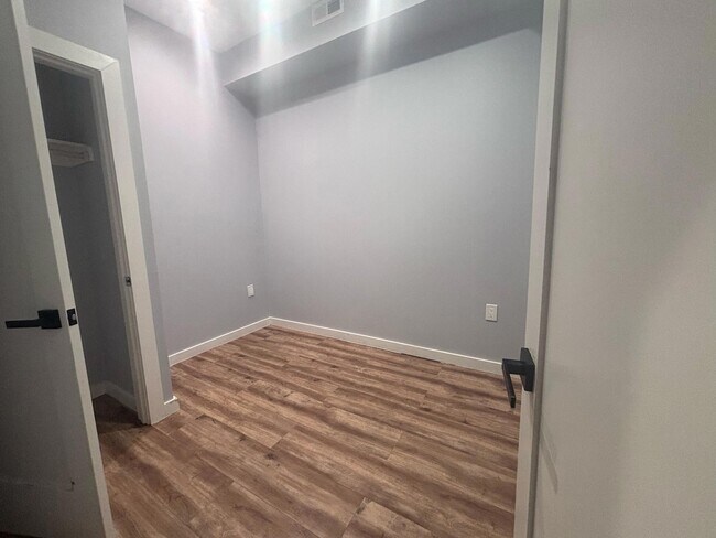 Building Photo - 1621 1st St NW