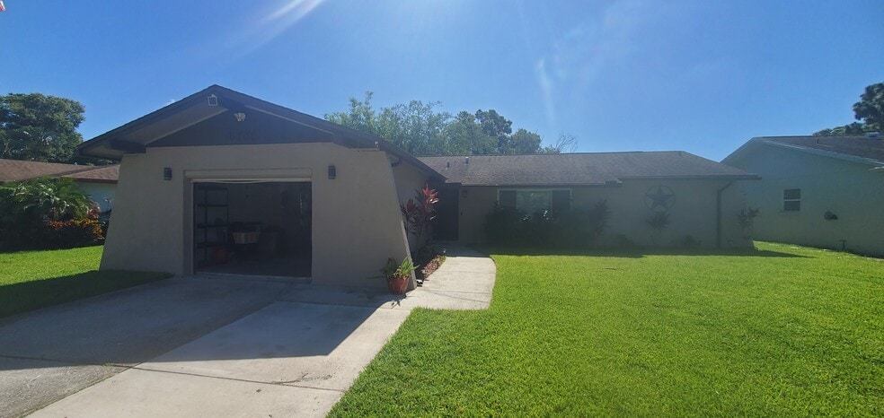 Primary Photo - 6785 Sandwater Trl N