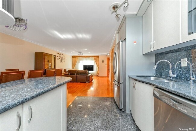 Building Photo - 70-21-70174 174th St