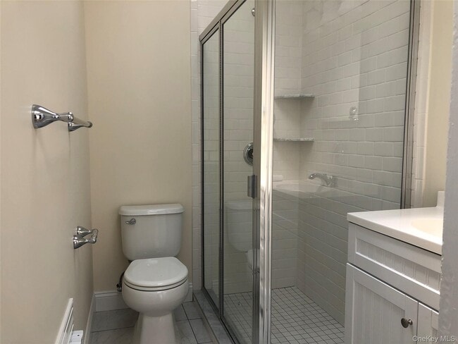 Building Photo - 6 Nassau Blvd