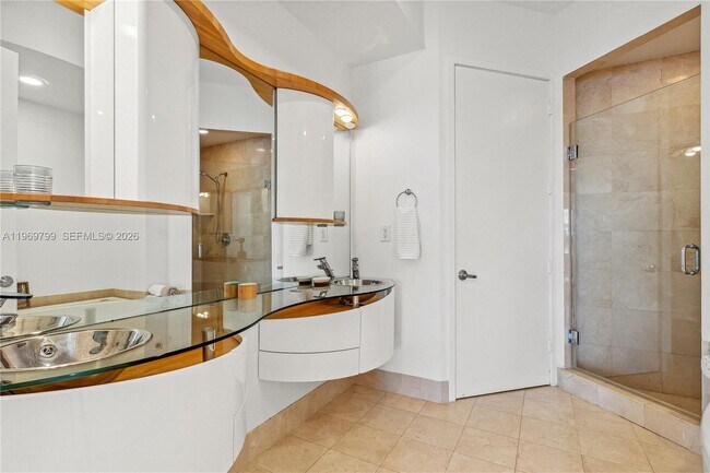 Building Photo - 18101 Collins Ave