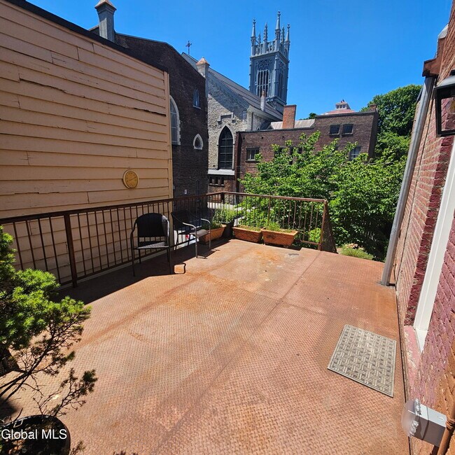 Building Photo - 89 4th St