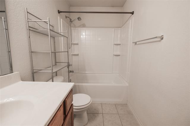 Building Photo - 1021 N Rhea Dr