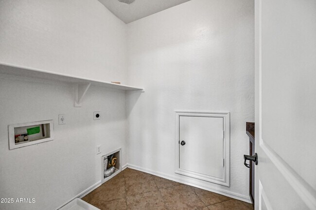Building Photo - 14536 W Acapulco Ln