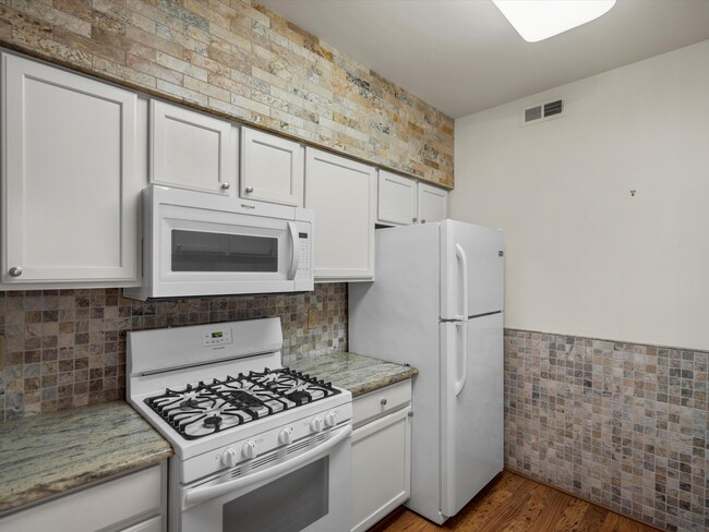 Building Photo - 846 W Summerfield Gln Cir