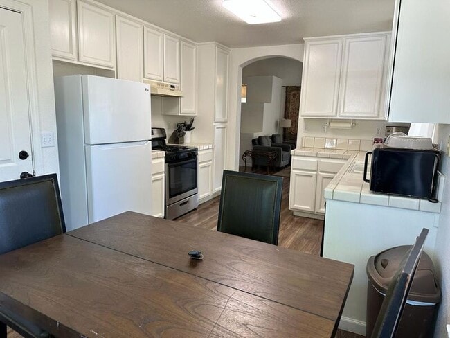 Building Photo - 8048 Andante Dr
