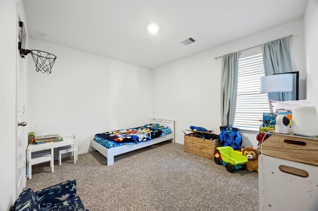 Building Photo - 5455 Desert Gln Dr