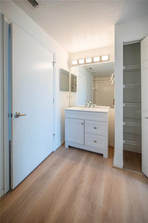 Building Photo - 5554 Metrowest Blvd