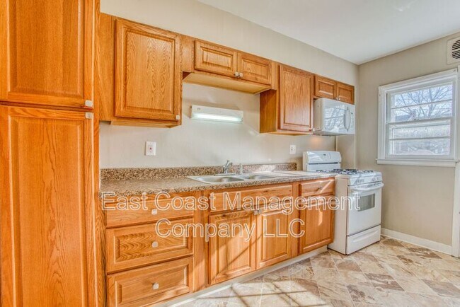 Building Photo - 6149 Dunroming Rd