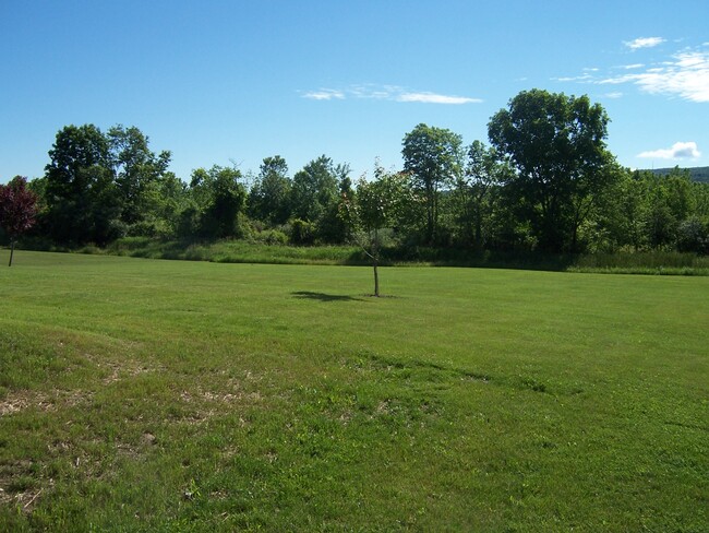 Building Photo - 9 Apple Blossom Ln