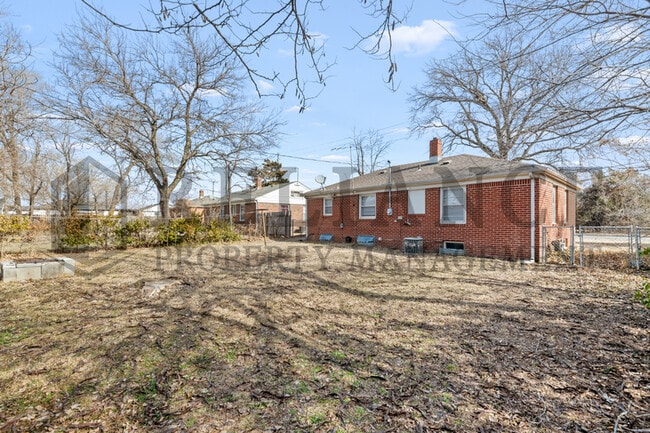 Building Photo - 363 N Woodlawn Blvd