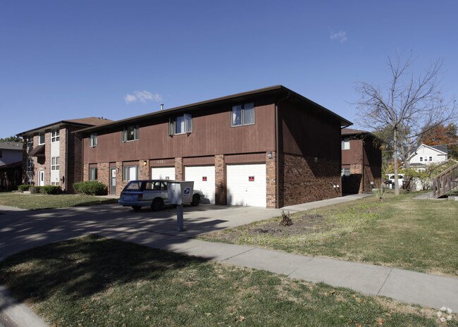 Primary Photo - 4928 Walker Avenue