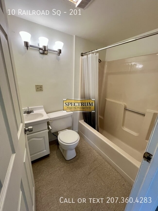 Building Photo - 10 Railroad Square