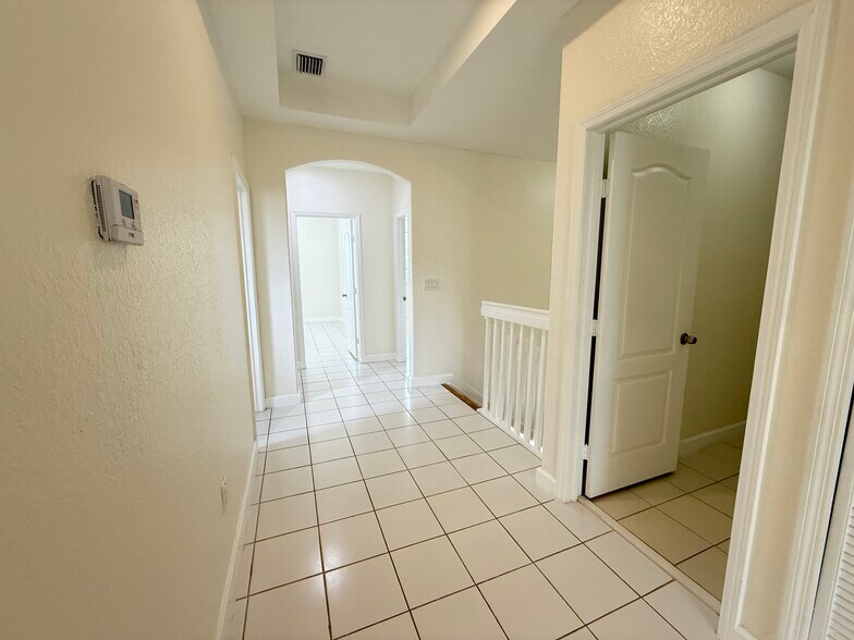 Building Photo - 15131 SW 23rd Ln