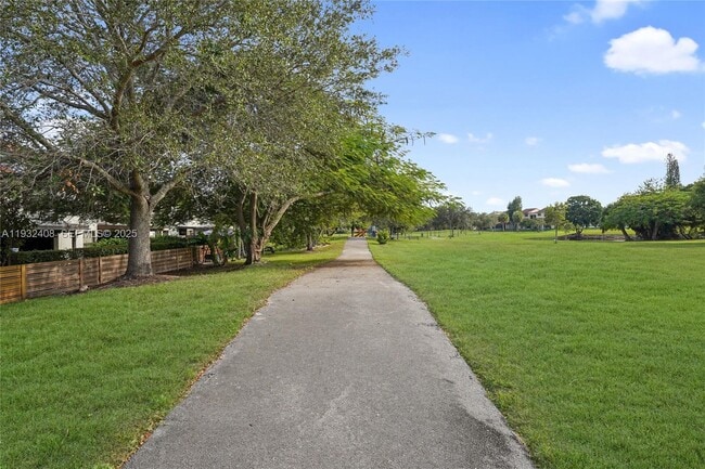 Building Photo - 10310 NW 5th Terrace