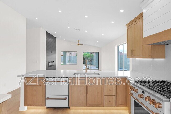 Building Photo - 10431 E Morning Star Dr