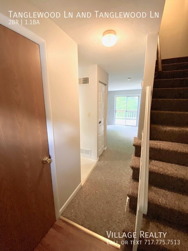Building Photo - 442 Tanglewood Ln