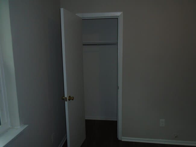 Building Photo - 2507 Staten Ave