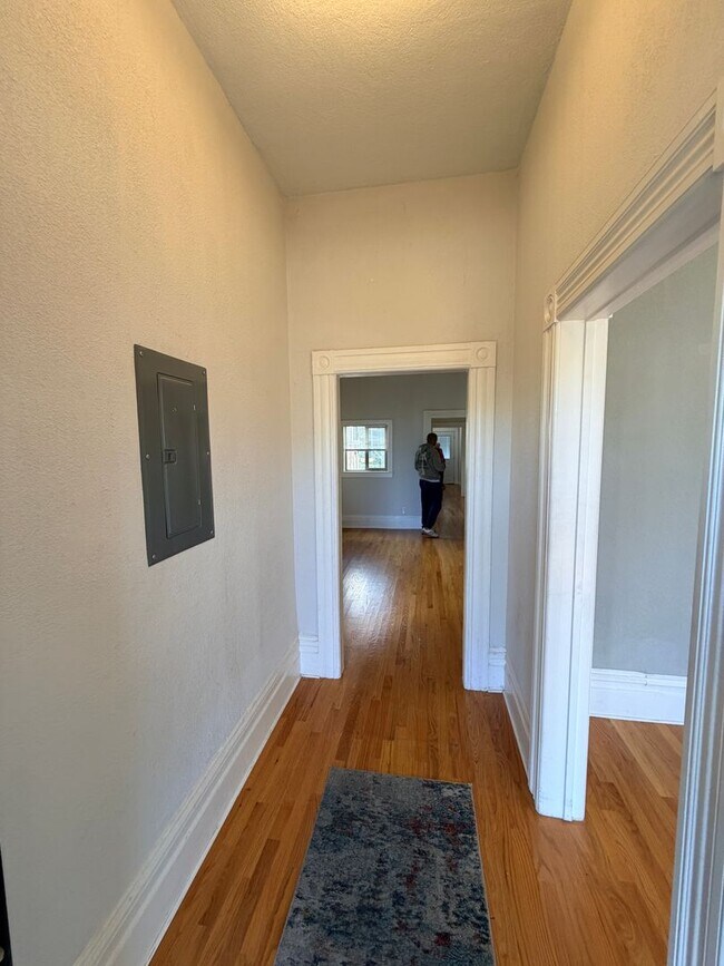 Building Photo - 1224-1226 Campbell St