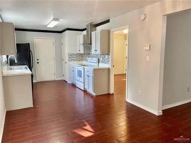 Building Photo - 337 Roundup Cir