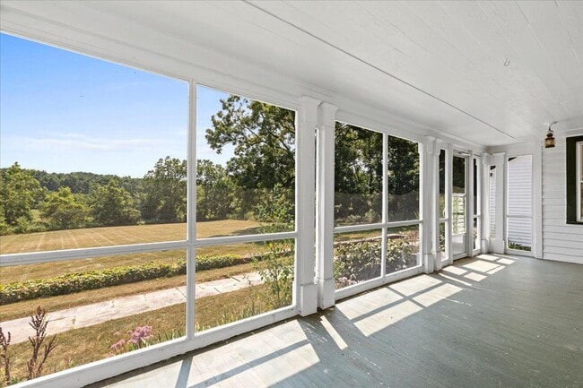 Building Photo - 18380 W Kelly Rd