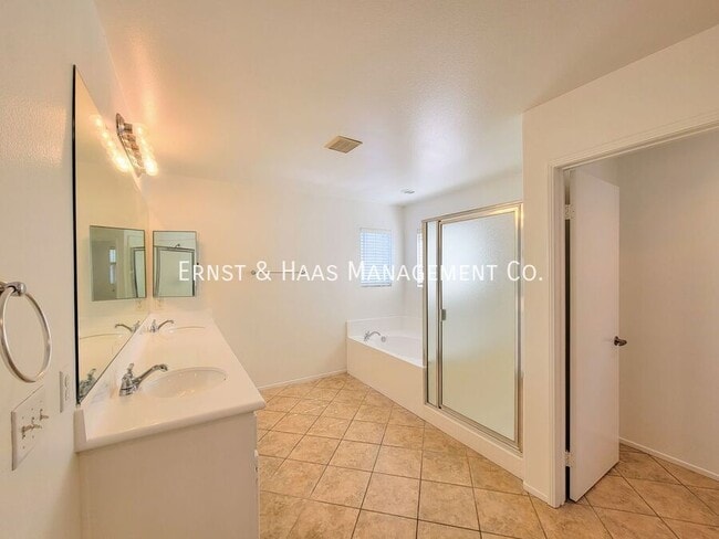 Building Photo - 17528 Yellowwood Way