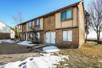 Building Photo - 6274-6280 CHERYLBROOK