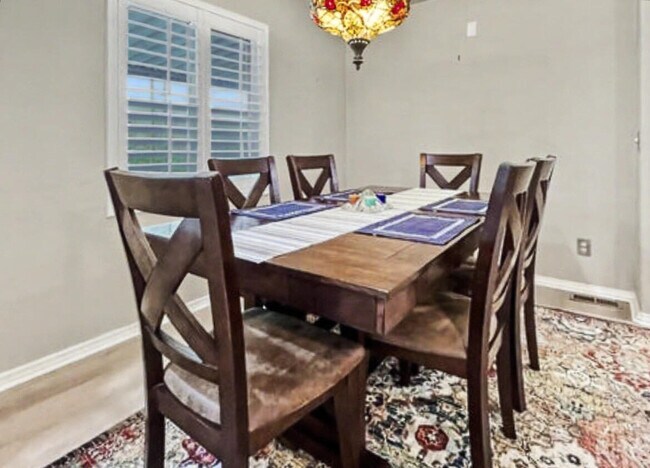 Building Photo - 39705 Manzanita Dr