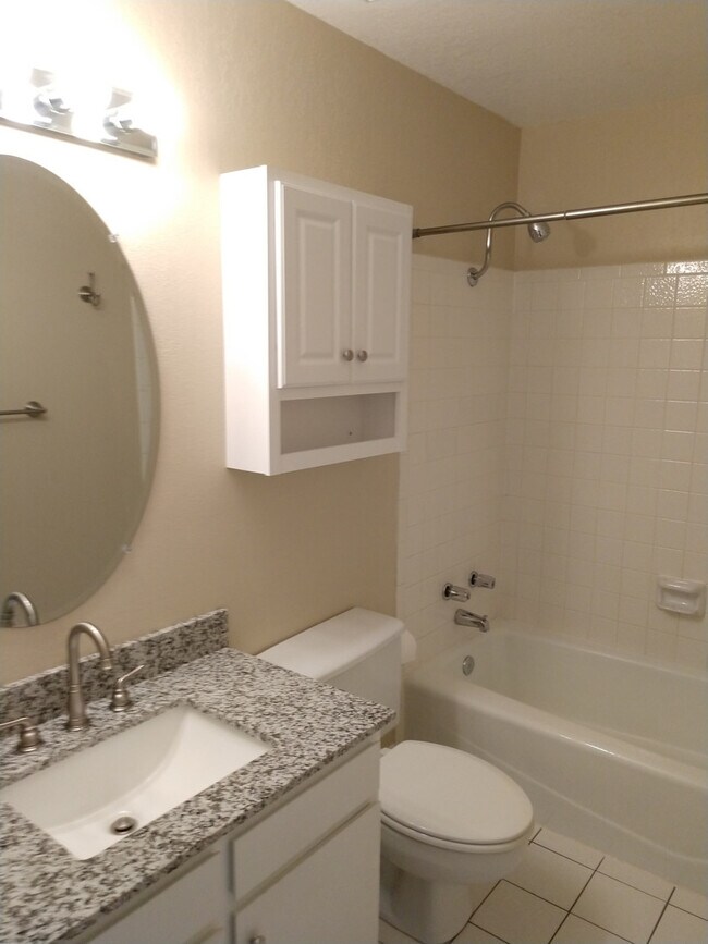 Building Photo - 207 S 600 E
