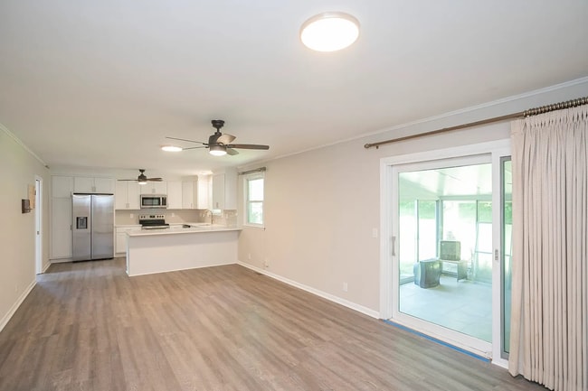 Building Photo - Brentwood Oasis: 3 Bed, 2 Bath Home on 5+ ...