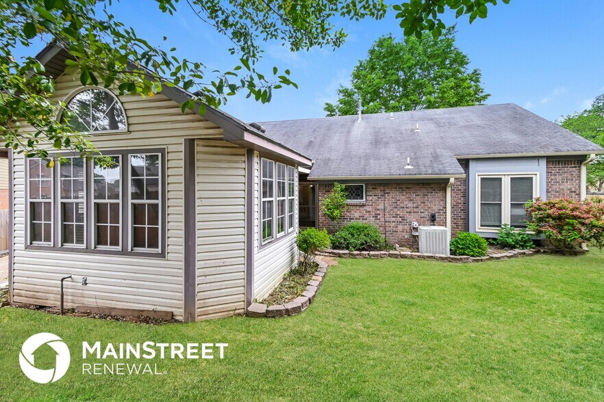 Building Photo - 4415 Richmond Cir S