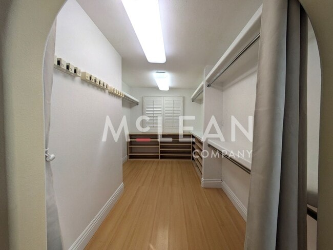 Building Photo - 511 Calle Roca