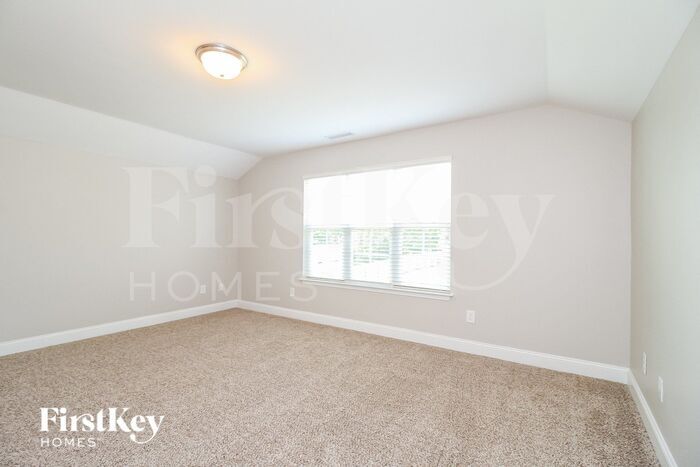 Building Photo - 3173 Knoll Ridge Dr