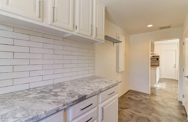 Building Photo - Fabulous, Remodeled Top to Bottom house!!!!