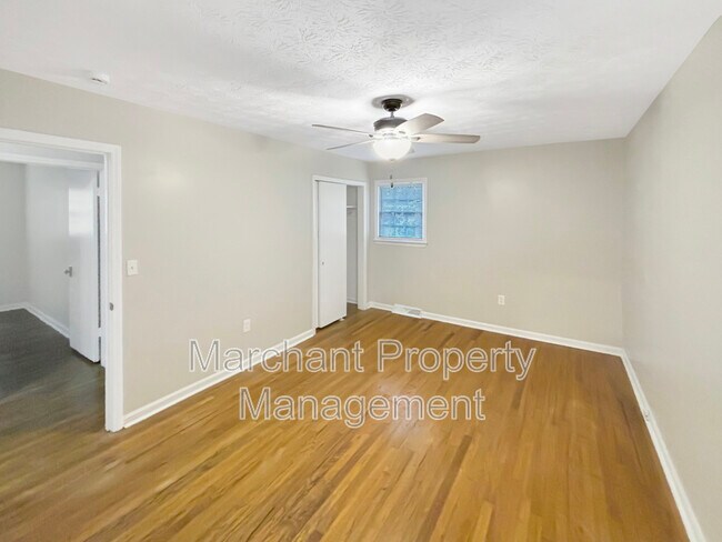 Building Photo - 15 Wood Cir