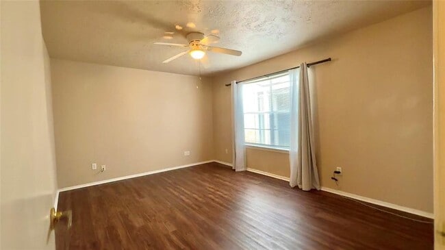 Building Photo - 1371 Stevenage Ln