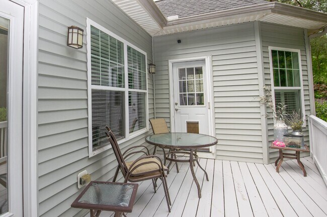 Building Photo - 5 Kemper Woods Ct