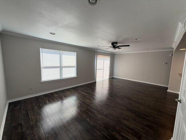 Building Photo - 2543 Pascal Ct