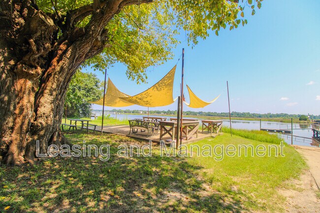 Building Photo - 2345 Wofford Rd